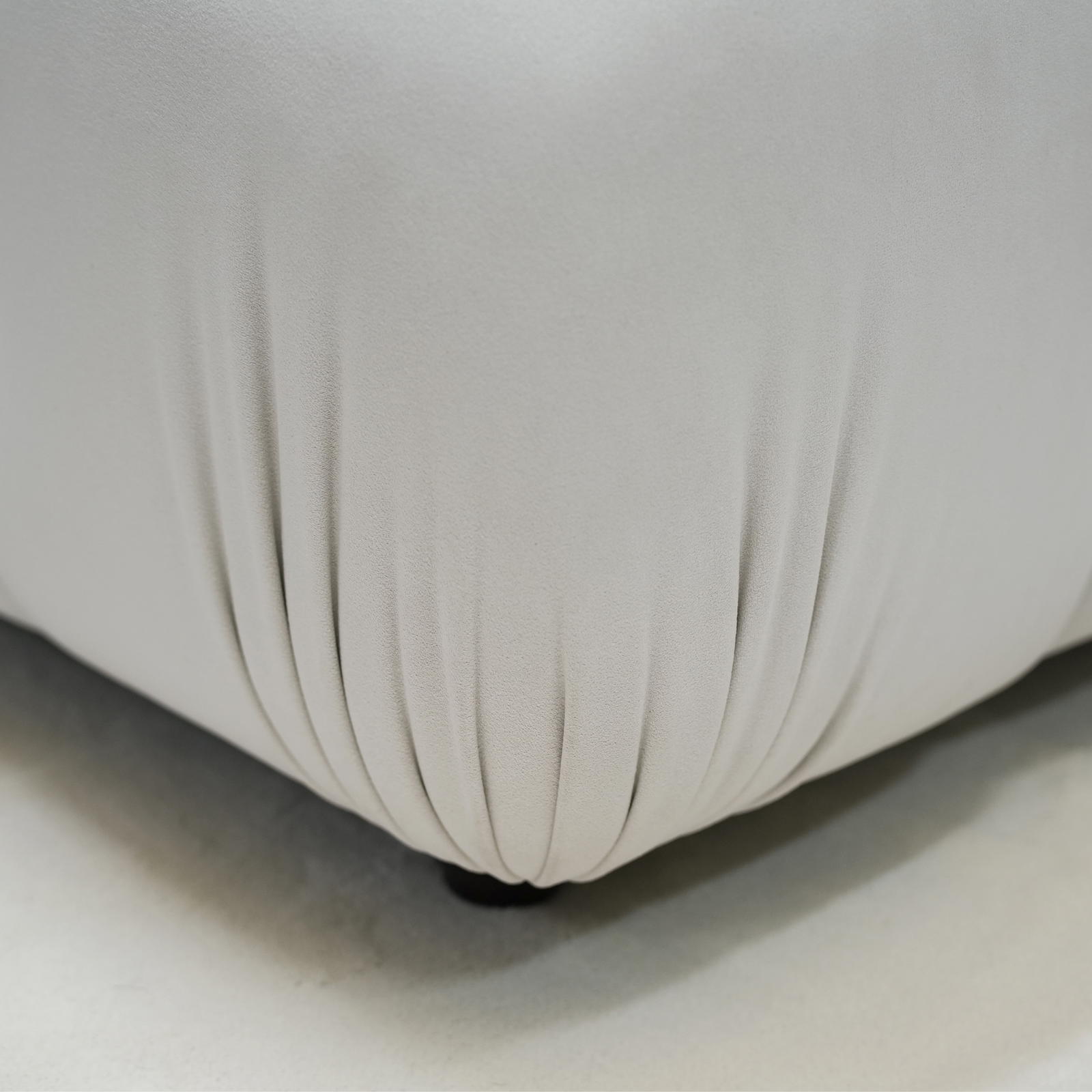 Sofa cloud (2 seater) velvet off-white